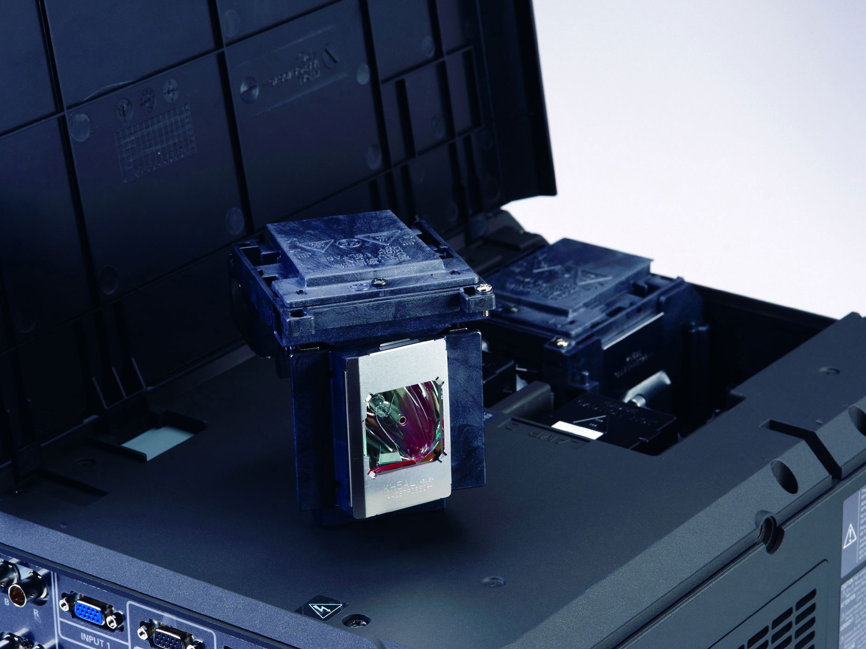 Christie DHD700 HD DLP® projector | 103-022105-XX