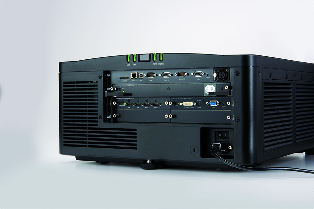 Roadster S+10K-M SXGA+ 3DLP projector | 118-023106-XX