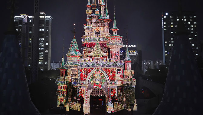 Lotte World - Photo courtesy of: d'strict
