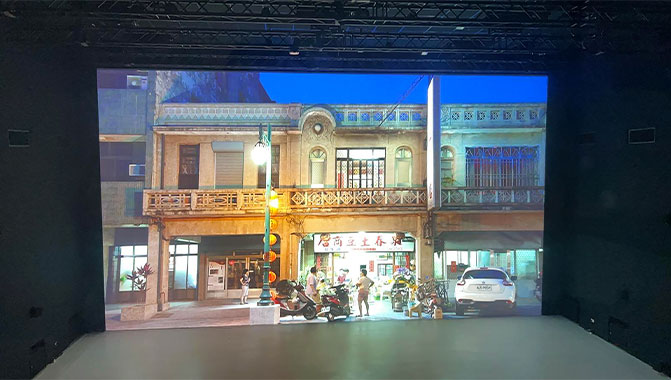 Christie 4K10-HS projectors, together with Pandoras Box and Mystique, deliver astounding visuals in 8K resolution. (Photos courtesy of Dacoms Technology) 