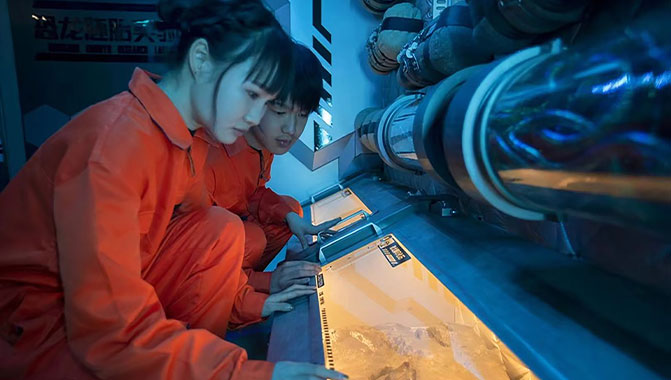 “Space Dinosaur Base” features lifelike imagery of roaring carnivorous dinosaurs set in meticulously crafted game environments.