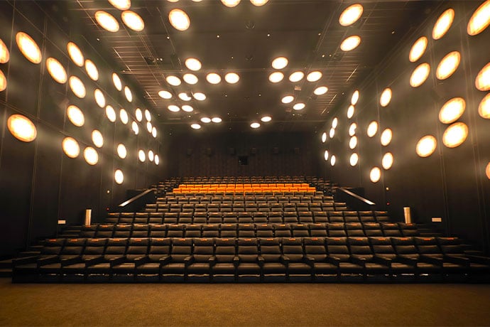 The flagship Luxe theatre in Pang Dong Lai Xinxiang Cinema is powered by a Christie CP4435-RGB projector.